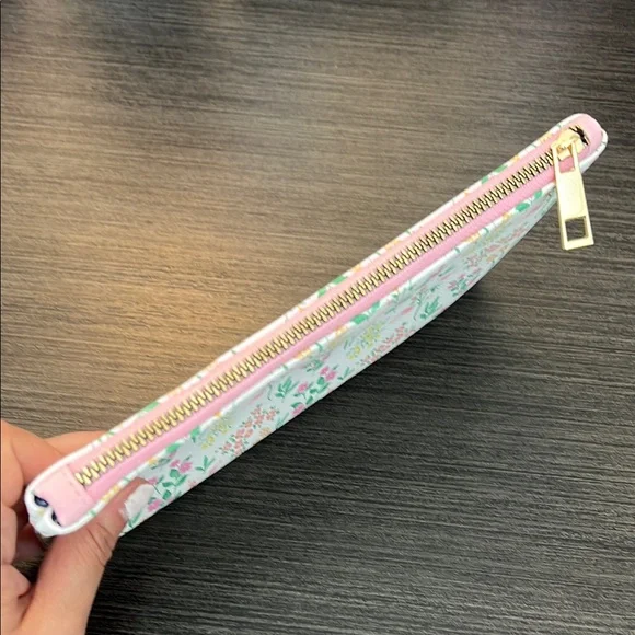 Coated Canvas Floral Print Makeup Case with Pink Lip Mask NWT - Picture 4 of 5